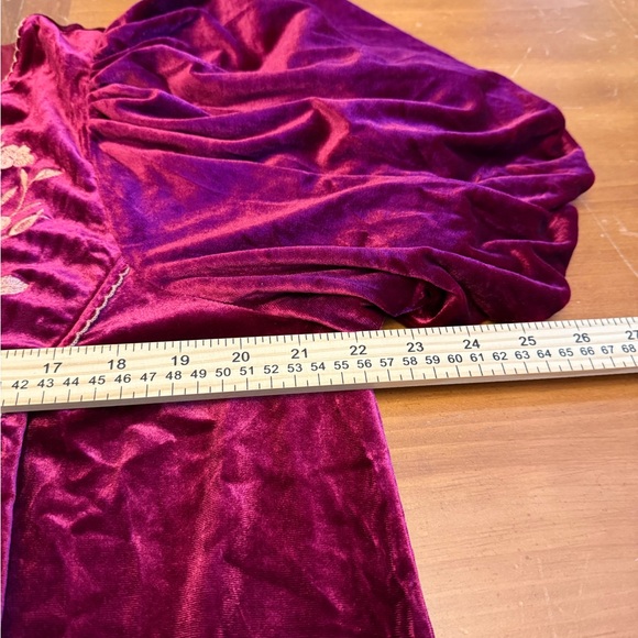 Umgee Red Velvet Embroidered Mini Dress NWT M Tassel Tie Ballon Sleeve Feminine - Picture 13 of 14